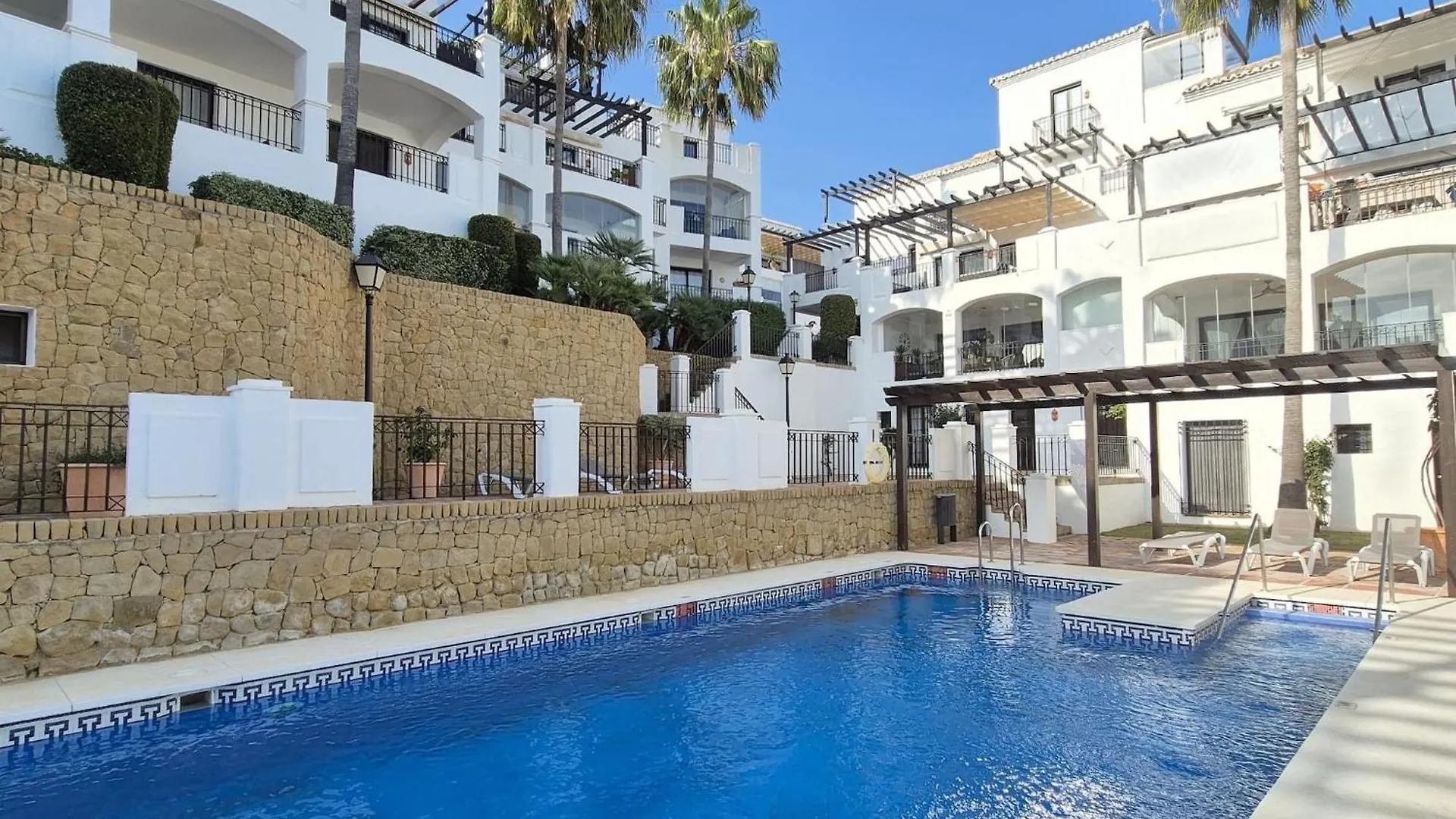 Apartamento En Los Monteros Marbella